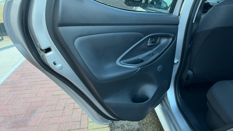 Toyota Yaris 1.5 Hybrid Design 5dr CVT Hybrid Hatchback